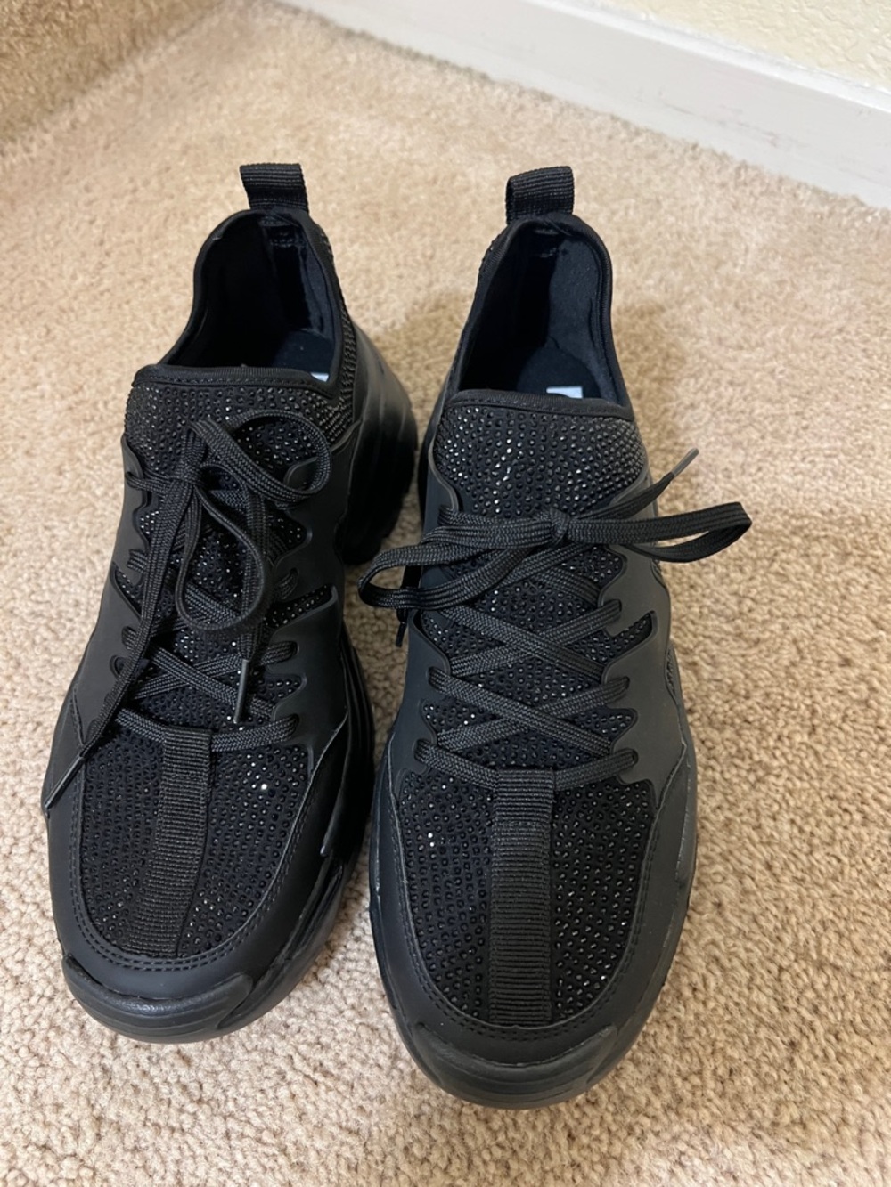 Zara sz 39 Black Rhinestone Lace-Up Fashion Sneakers